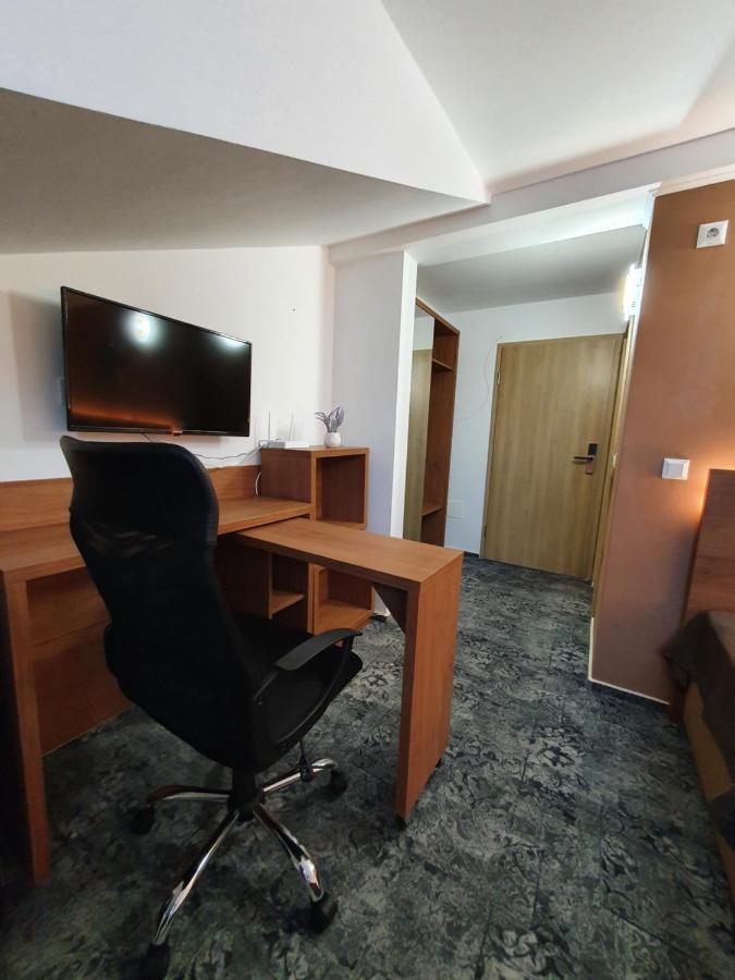 Stay Inn Rediu Valea Lupului  Eksteriør billede