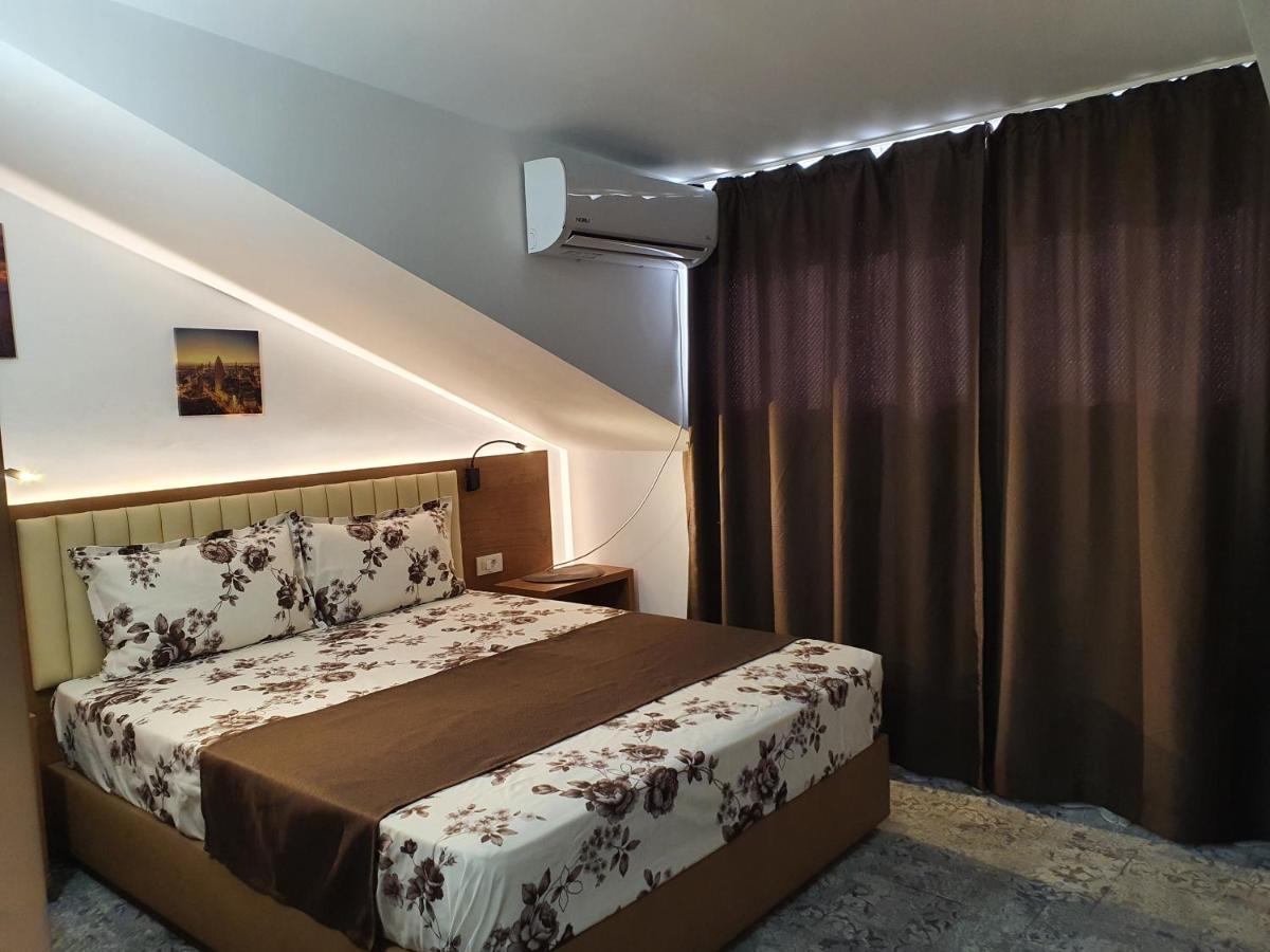 Stay Inn Rediu Valea Lupului  Eksteriør billede