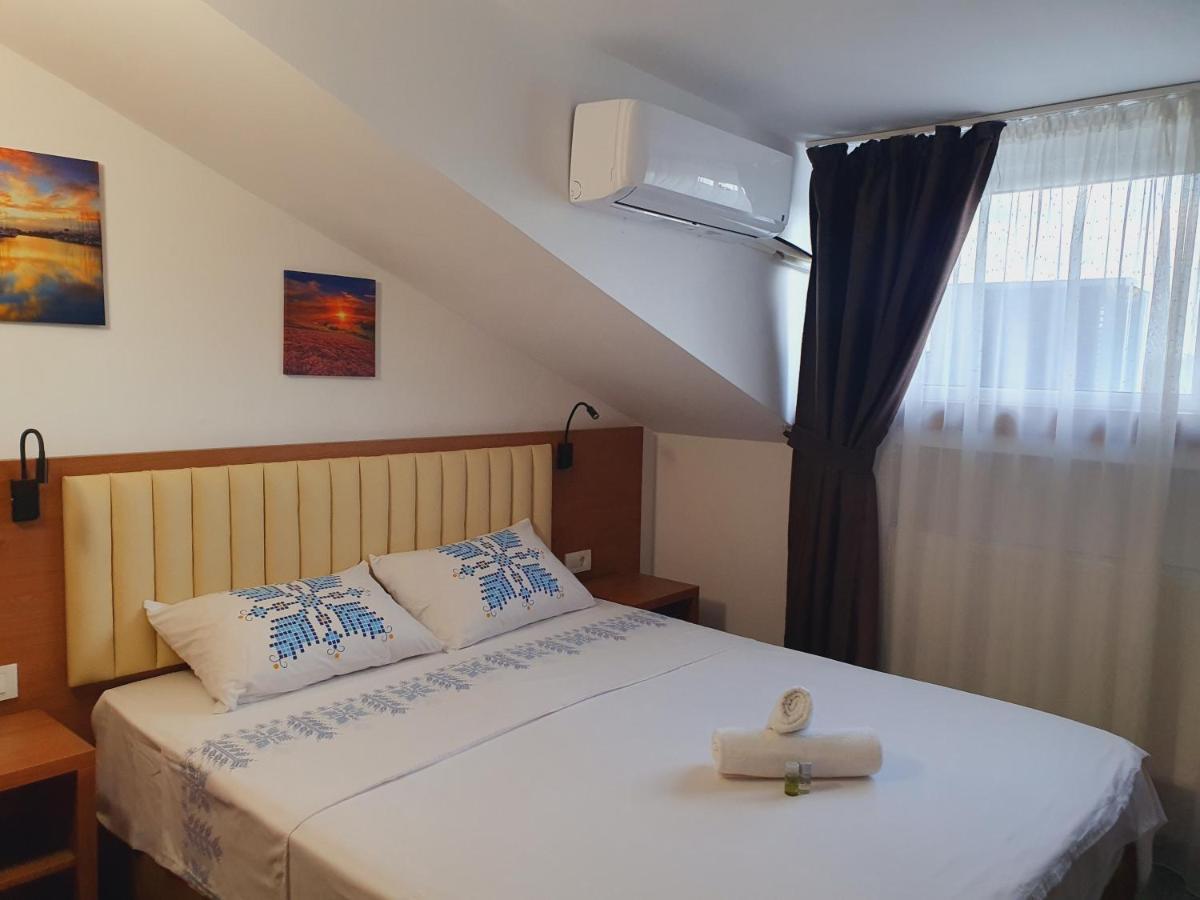 Stay Inn Rediu Valea Lupului  Eksteriør billede