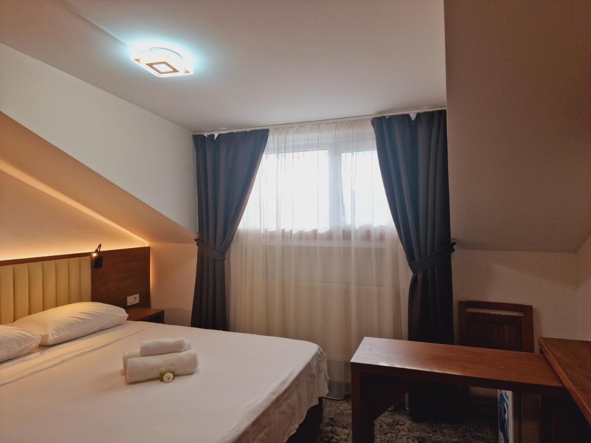 Stay Inn Rediu Valea Lupului  Eksteriør billede