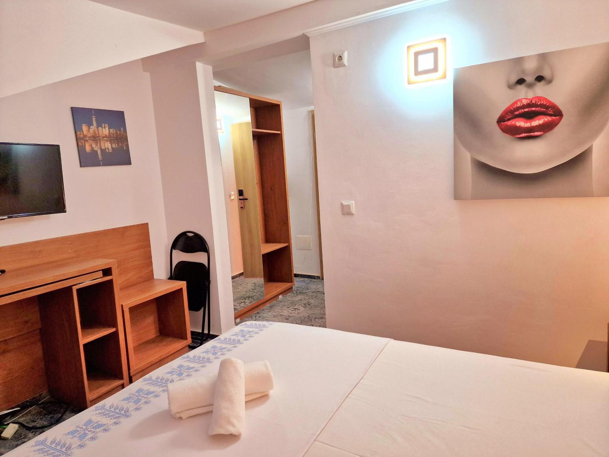Stay Inn Rediu Valea Lupului  Eksteriør billede